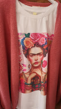 Laden Sie das Bild in den Galerie-Viewer, T-Shirt "Frida"