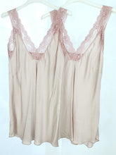 Laden Sie das Bild in den Galerie-Viewer, Spitzentops