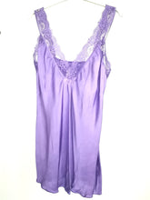 Laden Sie das Bild in den Galerie-Viewer, Spitzentops