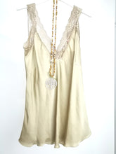 Laden Sie das Bild in den Galerie-Viewer, Spitzentops