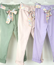 Laden Sie das Bild in den Galerie-Viewer, Hose "FLOWERS"