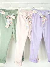 Laden Sie das Bild in den Galerie-Viewer, Hose "FLOWERS"