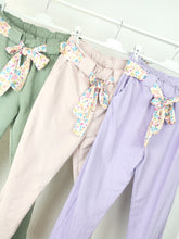 Laden Sie das Bild in den Galerie-Viewer, Hose "FLOWERS"