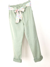 Laden Sie das Bild in den Galerie-Viewer, Hose "FLOWERS"