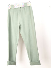 Laden Sie das Bild in den Galerie-Viewer, Hose "FLOWERS"