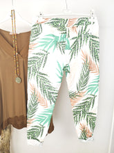 Laden Sie das Bild in den Galerie-Viewer, Hose "DSCHUNGEL"