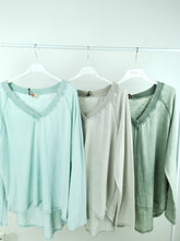 Laden Sie das Bild in den Galerie-Viewer, Shirt &quot;LIGHT&quot;
