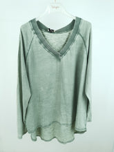 Laden Sie das Bild in den Galerie-Viewer, Shirt &quot;LIGHT&quot;
