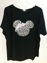 Laden Sie das Bild in den Galerie-Viewer, T-Shirt &quot;MICKY FLOWER&quot; schwarz
