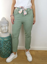Laden Sie das Bild in den Galerie-Viewer, Hose &quot;FLOWERS&quot;
